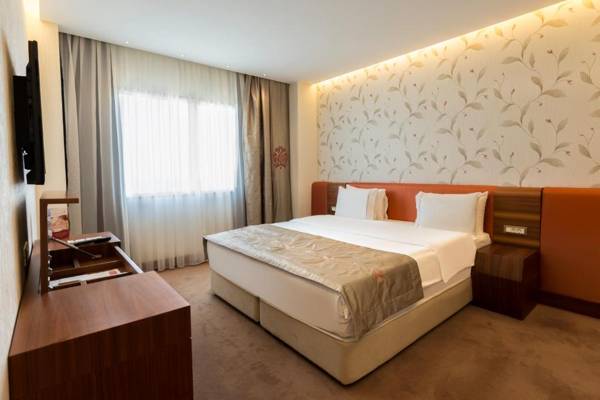 Ramada Hotel & Suites by Wyndham İstanbul Ataköy