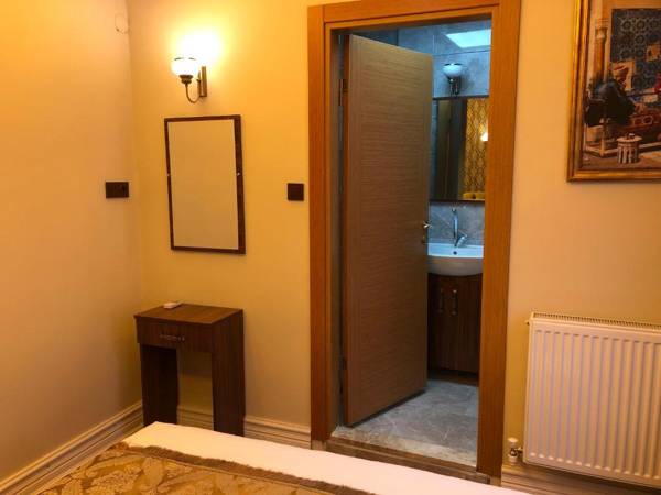 Rose Mansion by Otantik Suites