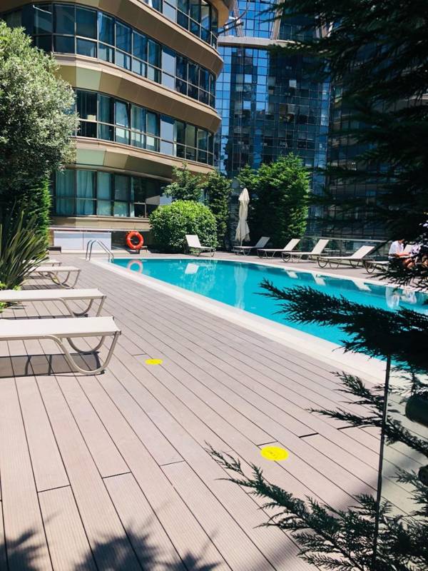 The Residence Apartment Near The Metro Station