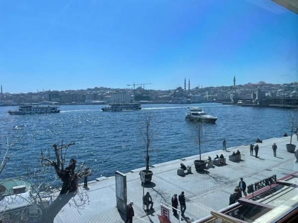 Weingart Port Hotel Seaside