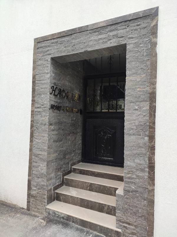 HADRIAN APART HOTEL AND HOSTEL