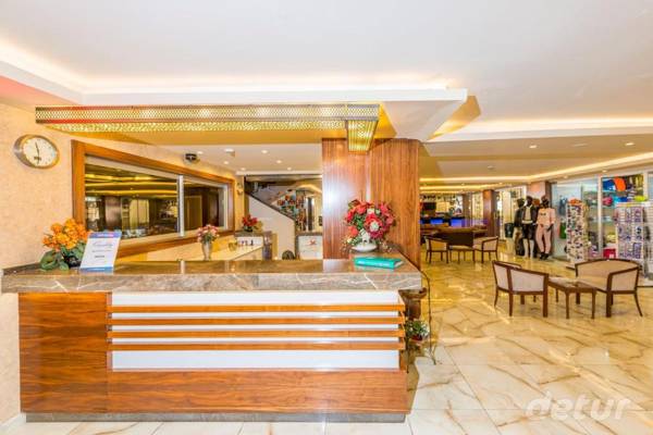 Lavinia Apart & Hotel