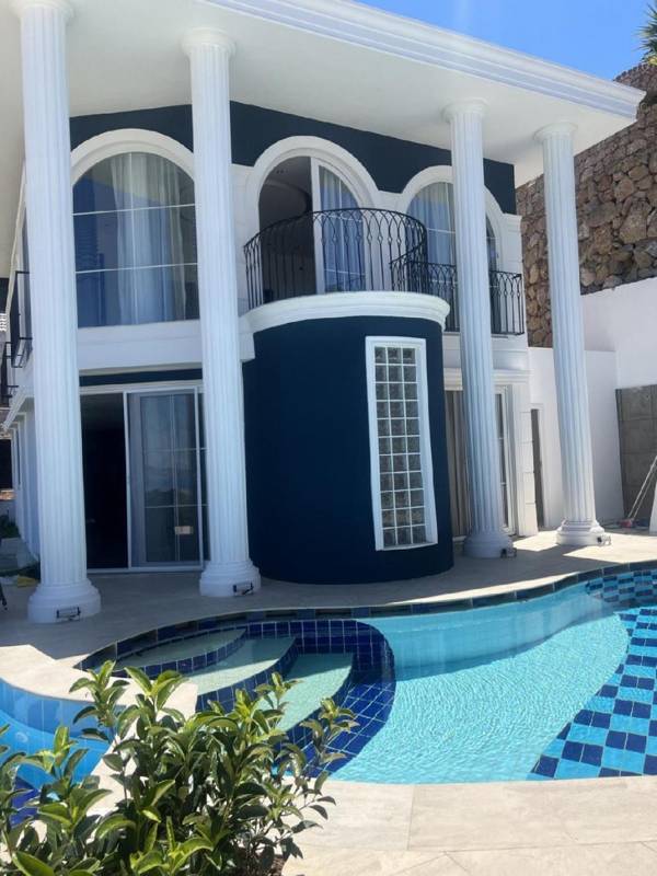 Amazing House with Private Pool in Antalya