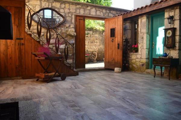 Mahzen Alaçatı - Adults Only