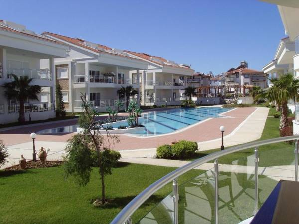 Gorgeous 2 Bed Private Ground Floor Home In One Of Sides Most Exclusive Communi