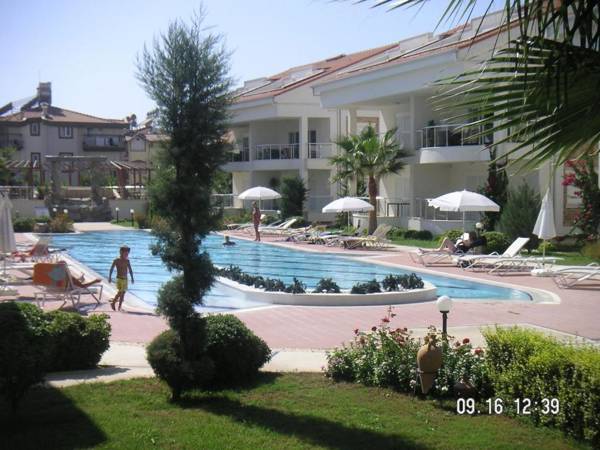 Gorgeous 2 Bed Private Ground Floor Home In One Of Sides Most Exclusive Communi