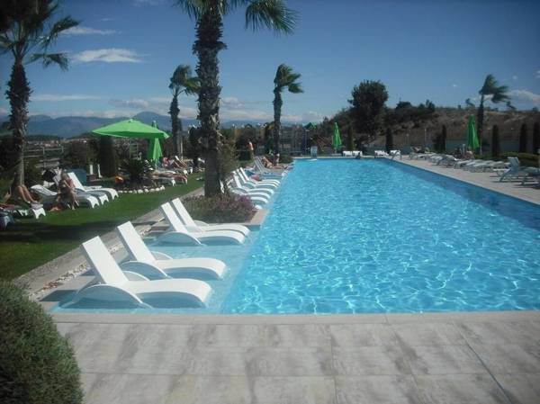 Babylon De Lux 2 bed duplex home close to everything with wonderful views