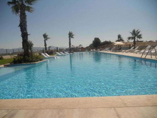 Babylon 40 - 1 bed private home Sleeps Up To 4