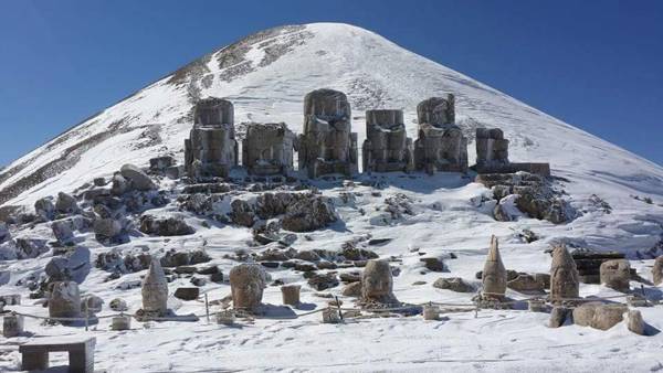 Nemrut Dağı Işik Pansi̇on