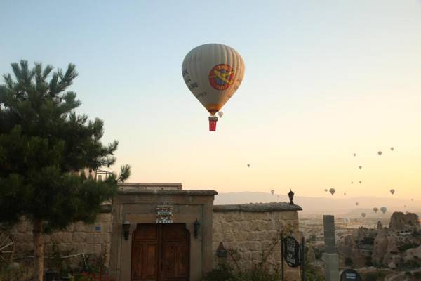 Hermes Cave Hotel