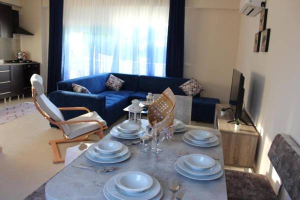 Monna Roza Family Suit