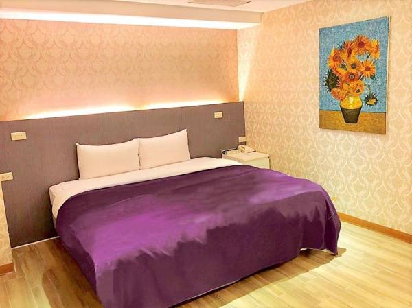 Art House Double Room-Sunflower