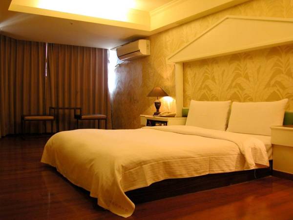 Zaw Jung Business Hotel