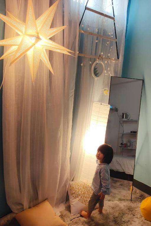 甯玥小棧 - 近台中火車站 10坪電影房