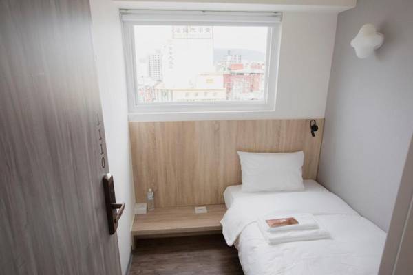 Single Inn-Kaohsiung Station