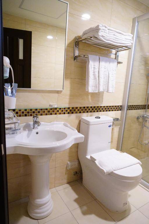 GIN JIAN Commercial Hotel