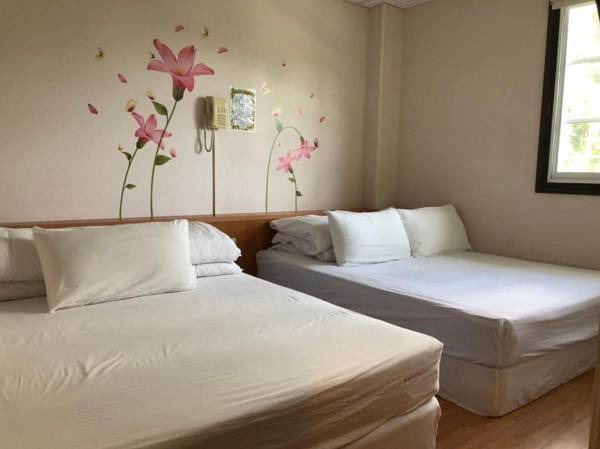 Fenchihu Street Hotel