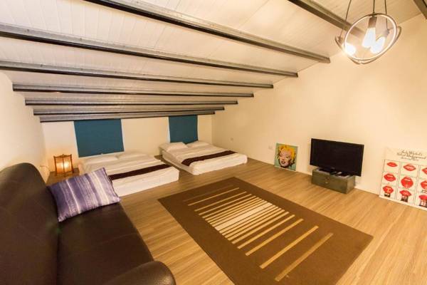 Yilan Night Market Whole House