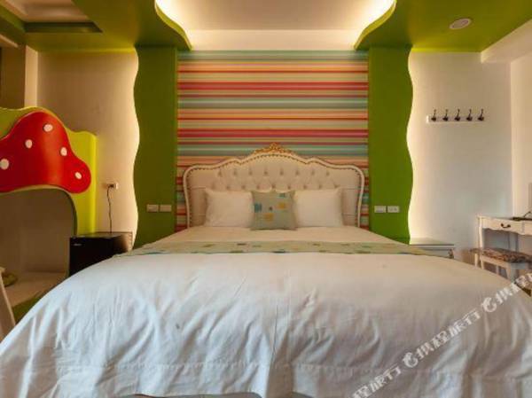 Honeysuckle Family Castle