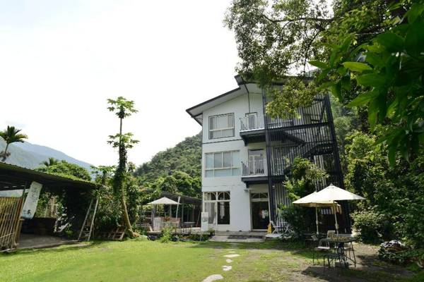 Young Chi Ku Hot Spring B&b