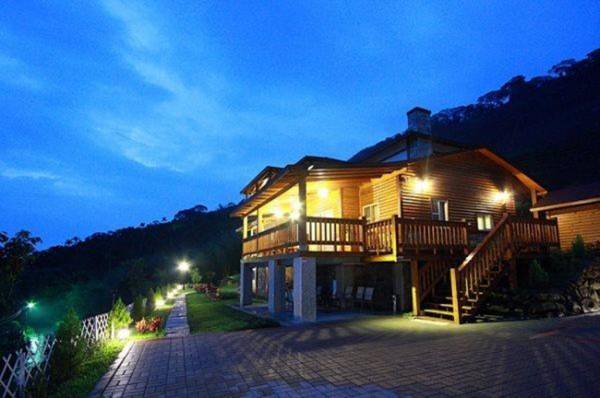 Sitou Flora's House B&B