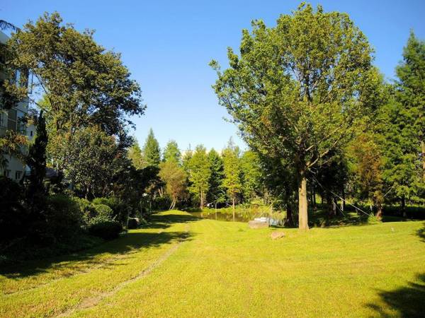 Full blossoms Garden House