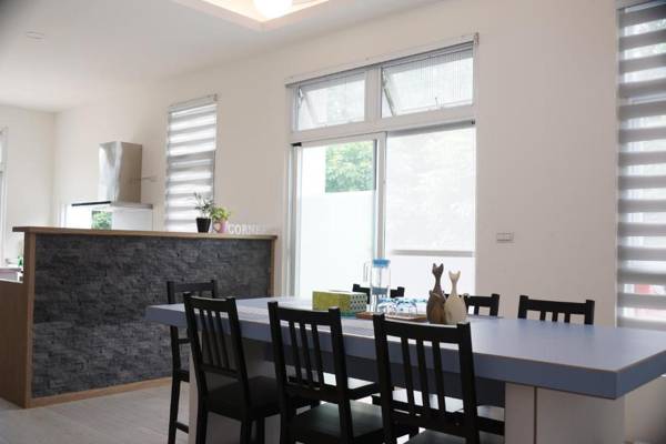 Meihua Lake Corner B&B