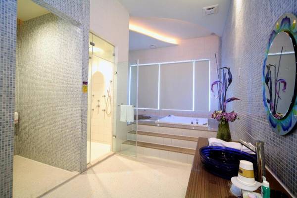 Vogue Boutique Motel