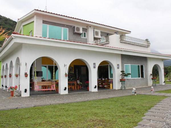 Jen Ti Rainbow House