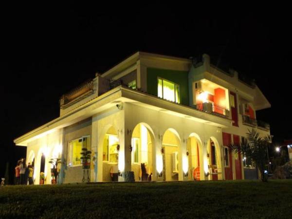 Jen Ti Rainbow House