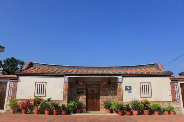 Longmen Inn Bed and Breakfast