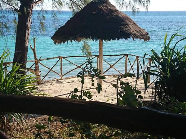 COCO REEF ECOLODGE