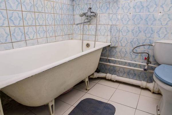 Бюджетная 1к метро Героев Труда