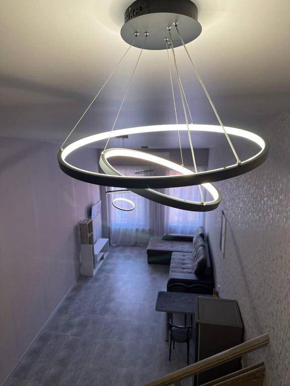 Студія 10 Вілле Жаткіна біля ТЦ Нікольский