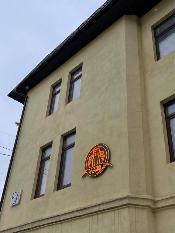 Студія 7 в Вілле Жаткіна біля ТЦ Нікольский