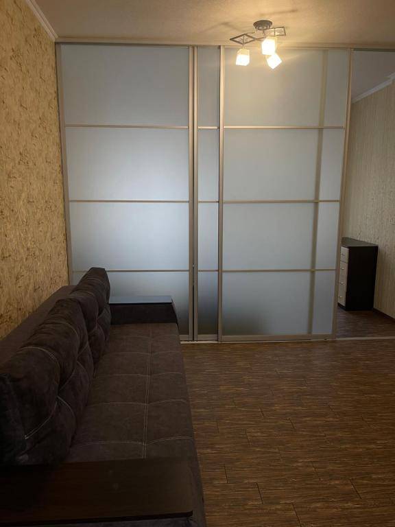 Студія 7 в Вілле Жаткіна біля ТЦ Нікольский