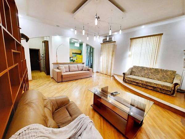 4 метра над уровнем неба Сеть апартаментов Alex Apartments в центре Бесконтактное заселение 24-7