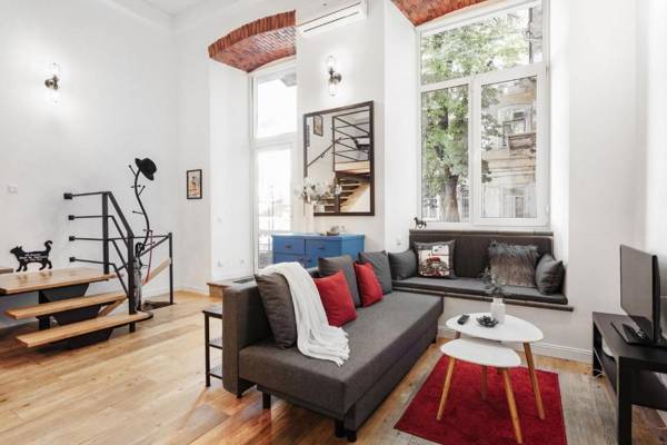 Two-Bedroom on Lanzheronskaya