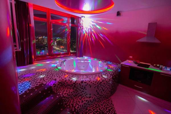 Odessa arkadiya 4 room and Jacuzzi Lux