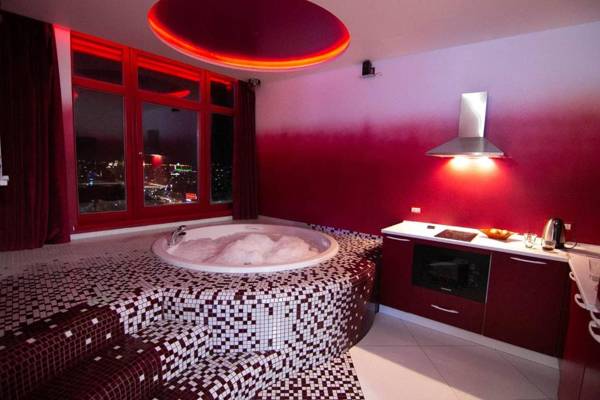Odessa arkadiya 4 room and Jacuzzi Lux