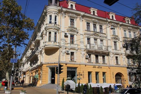 New loft-style house in city center