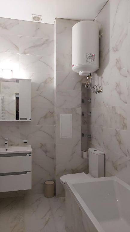 у моря на пляже однокомнатные апартаменты 39 метров купаемся в море