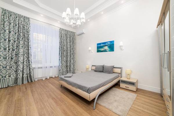 Vorontsov Lane 3-bedrooms Apartment