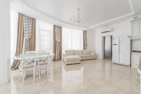 Gagarin Plaza Panoramic Sea View Apartment