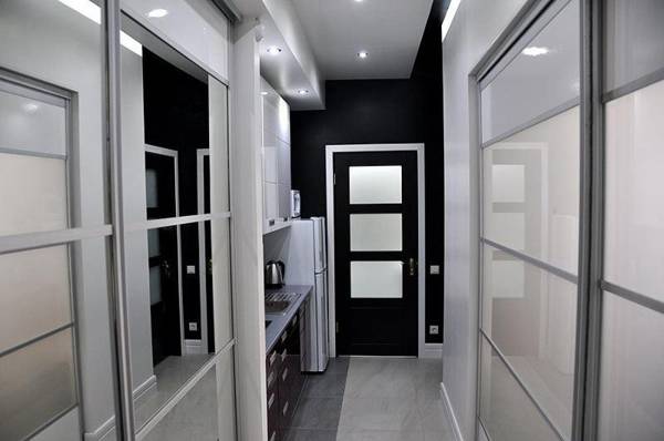 150 metres to Ploscha Rynok