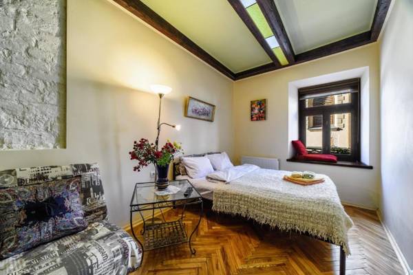 Zdesj Zhivet Schastje