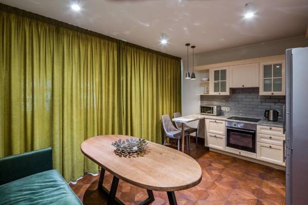 Romari апартименти площа Ринок