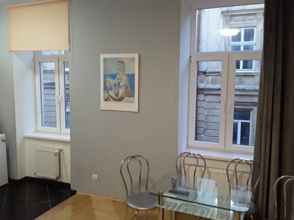 puppet theaters apt high ceiling not attic