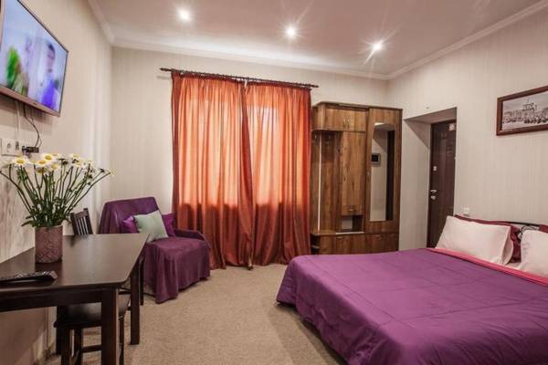 Central cozy apartment with Parking!