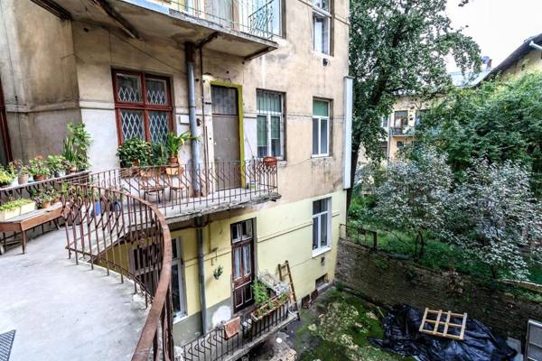 InshiApartment on Bohomolʹtsya str